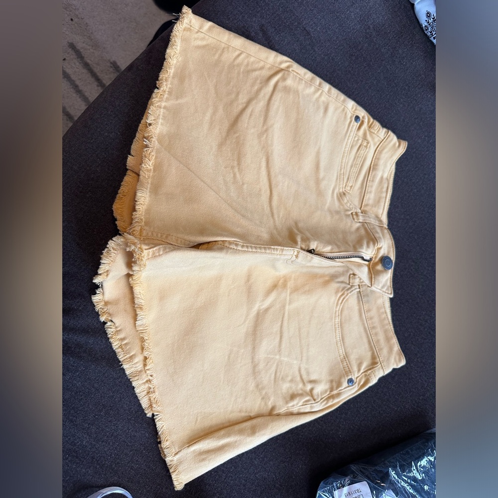 Laura Conrad shorts yellow 2 inch inseam high rise